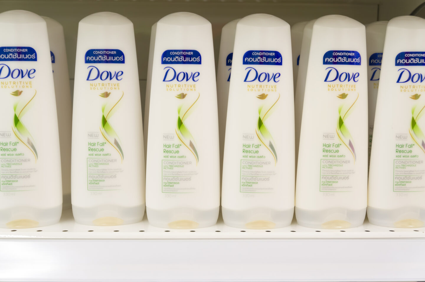 Do Dove Hair Care Products Cure Dandruff?