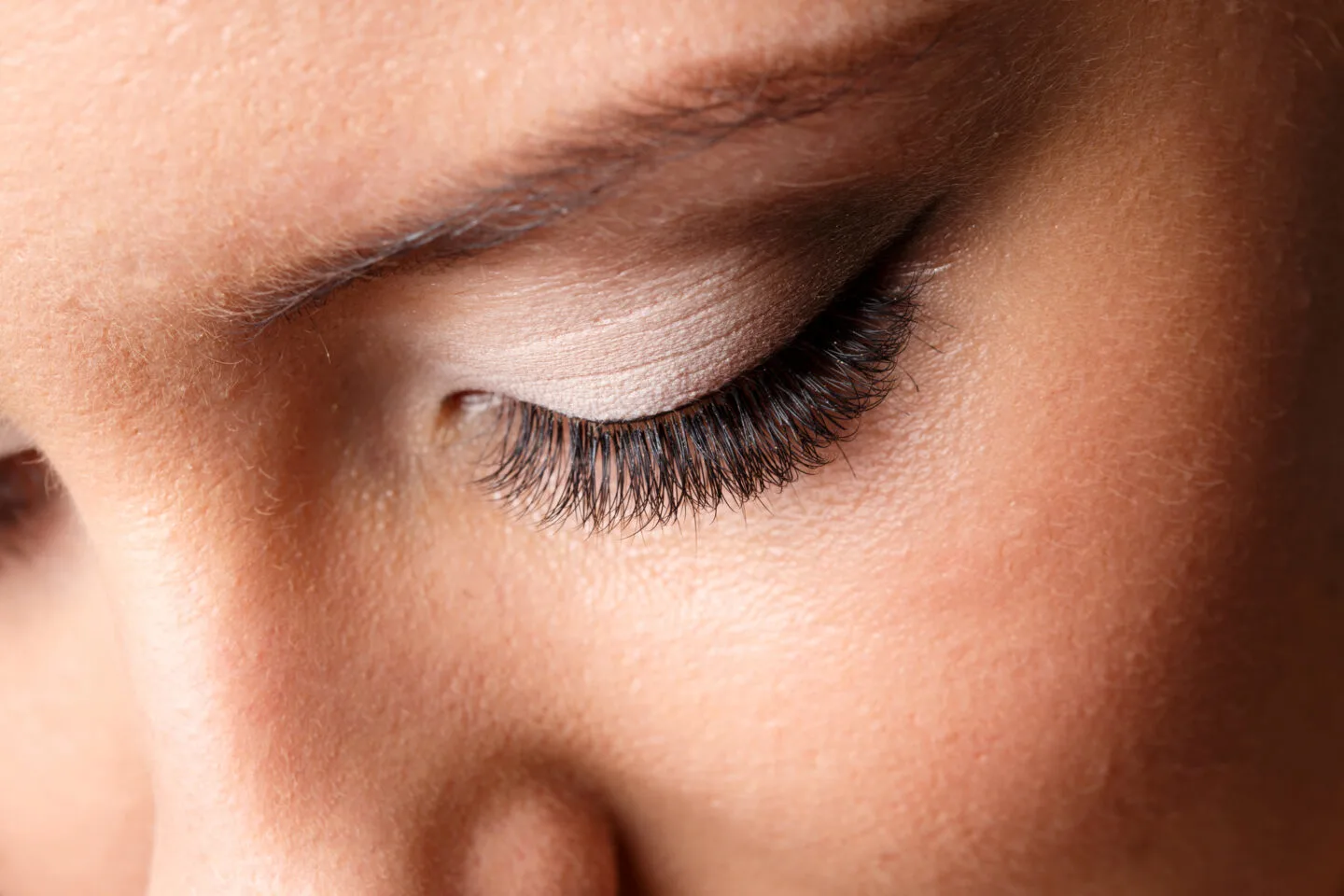 Which Looks More Natural: Fake Lashes Vs Lash Extensions?
