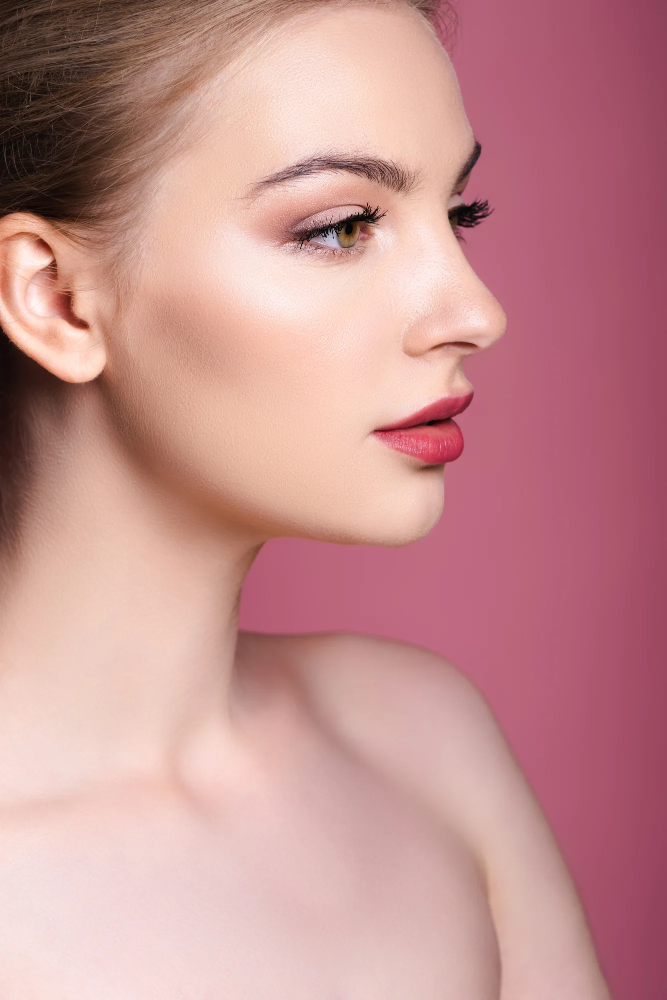 Can You Apply Vaseline As A Clear Mascara?