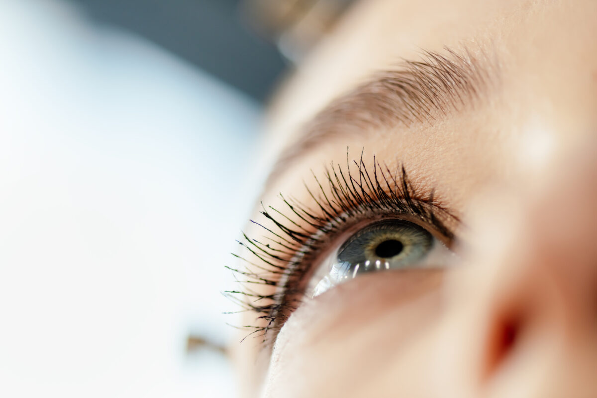 Is Vaseline Bad For Your Eyelashes? [Eyelash Growth Hack]