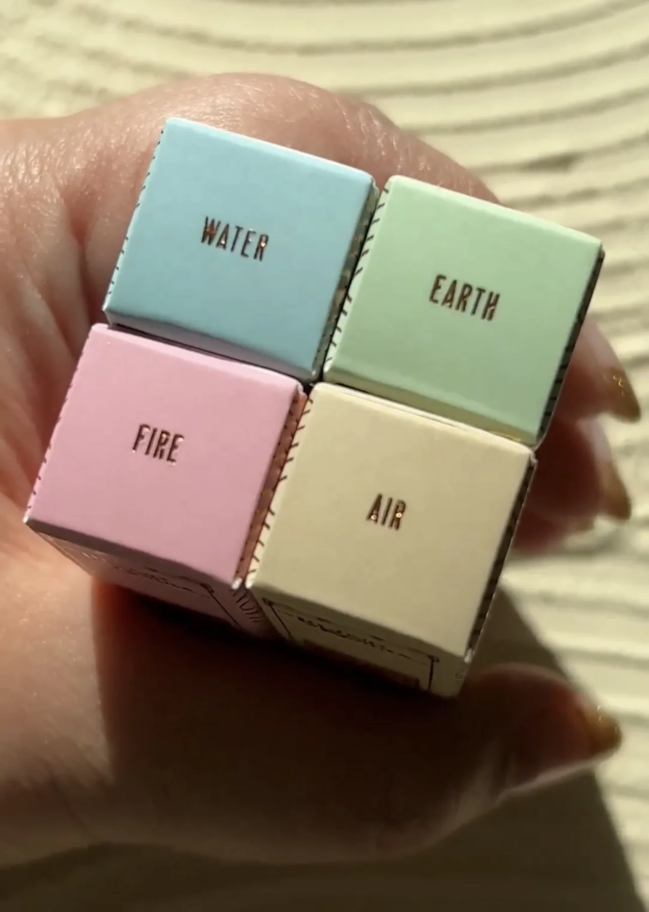 Хромовані рідкі тіні ColourPop x The Legend Of Korra