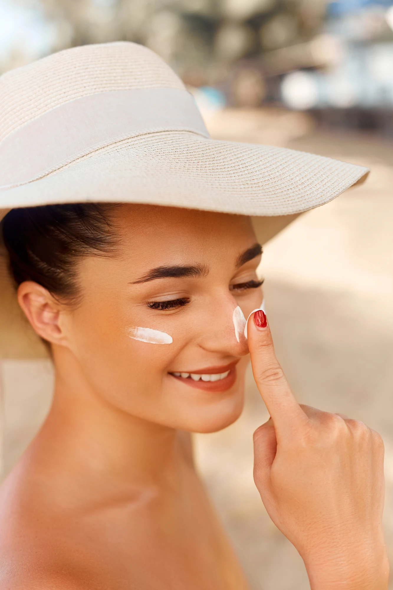 Most Forgotten Spots For Sunscreen Application