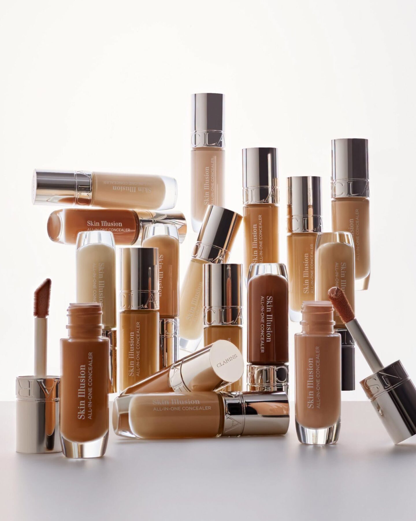 Clarins Skin Illusion All-in-One Concealer 1 Clarins Skin Illusion All-in-One Concealer